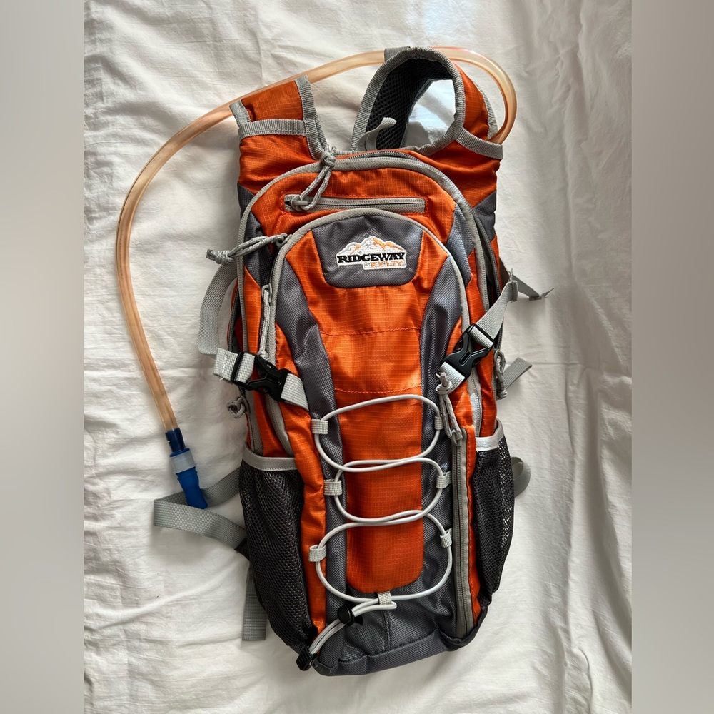 Kelty Ridgeway Hydration Backpack with 2 liter water pack. Gently used